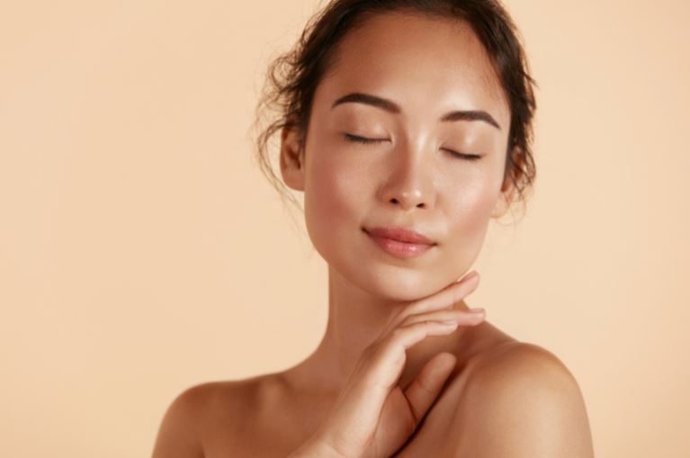 REGENESIS: la routine viso in 4 fasi che trasforma la tua pelle, naturalmente